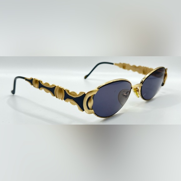 Revlon | Accessories | Vintage Revlon Sun3 Black Gold Oval Sunglasses ...
